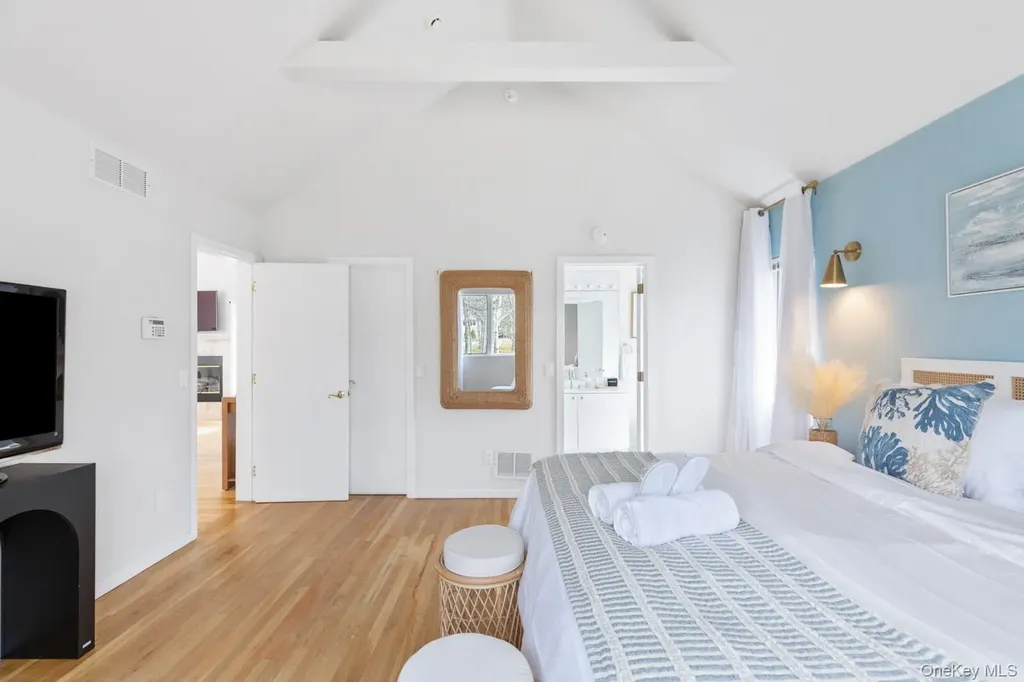 12 Douglas Court Hampton Bays NY 11946