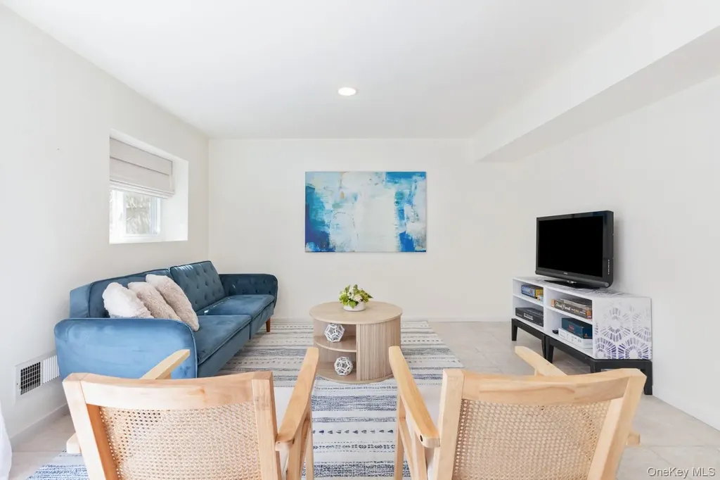 12 Douglas Court Hampton Bays NY 11946
