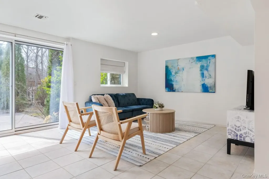 12 Douglas Court Hampton Bays NY 11946