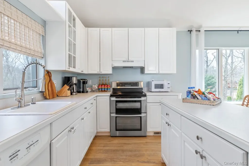 12 Douglas Court Hampton Bays NY 11946