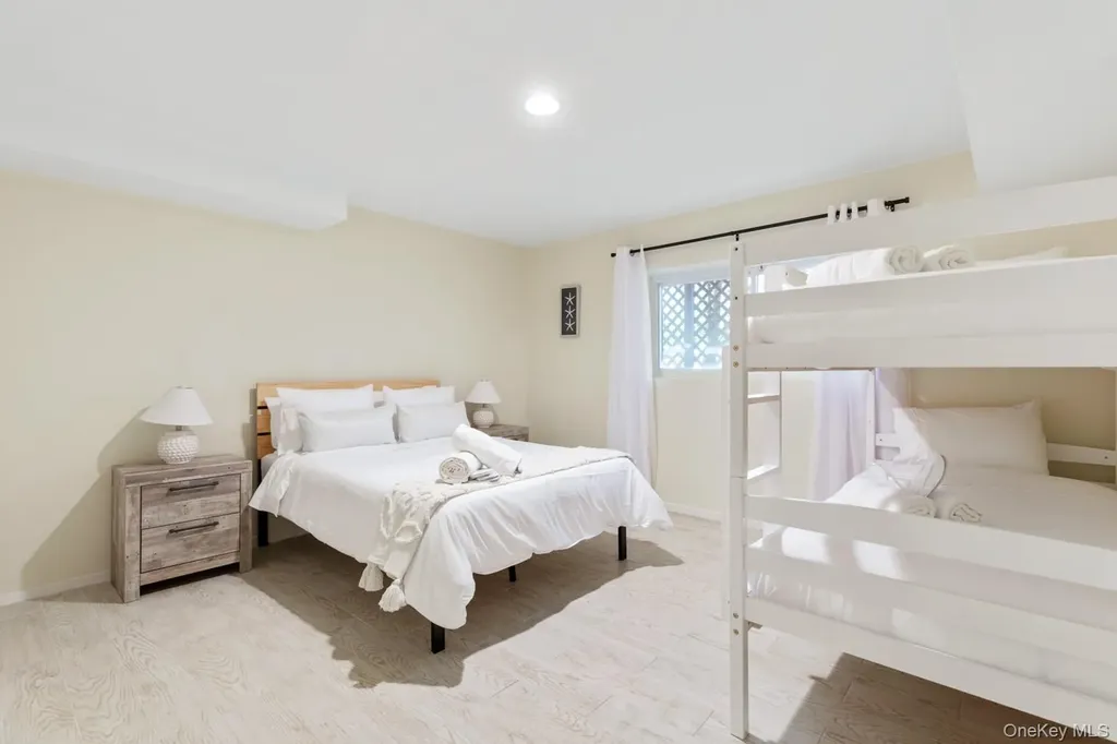 12 Douglas Court Hampton Bays NY 11946