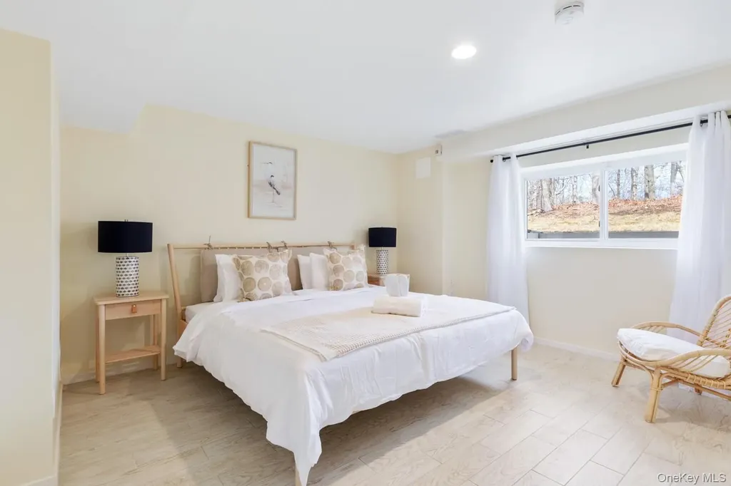 12 Douglas Court Hampton Bays NY 11946