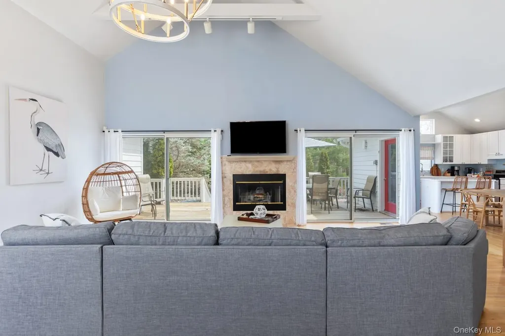12 Douglas Court Hampton Bays NY 11946