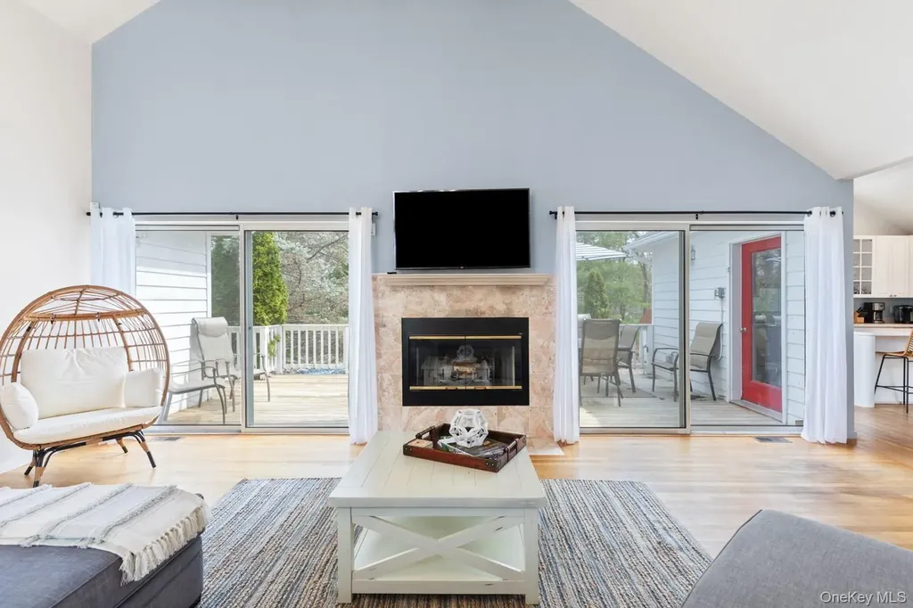 12 Douglas Court Hampton Bays NY 11946