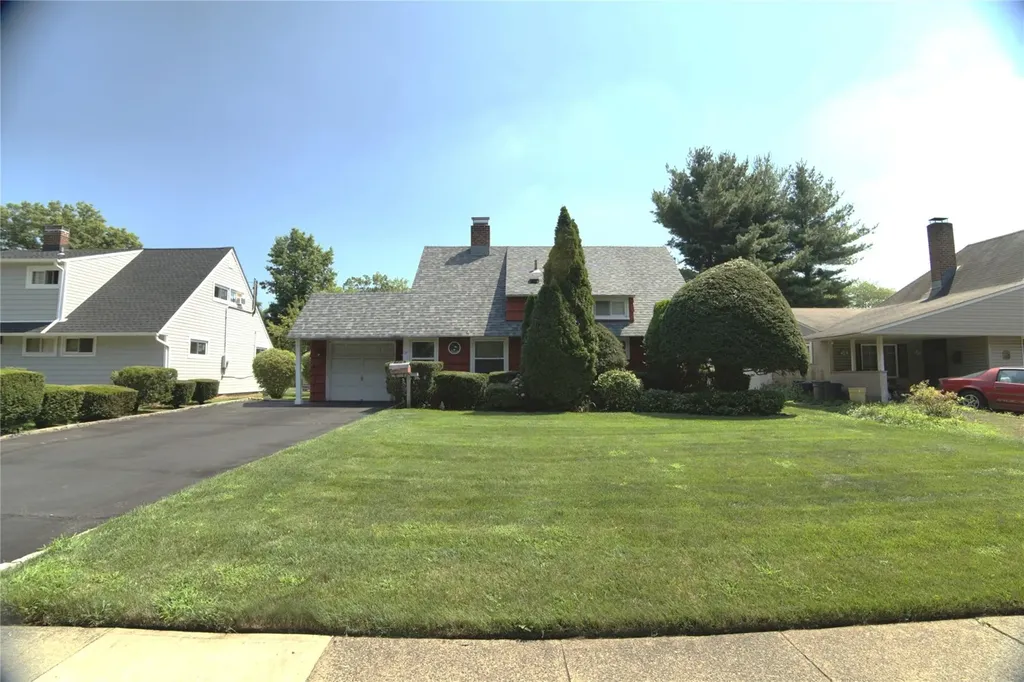 191 Acre Lane Hicksville NY 11801