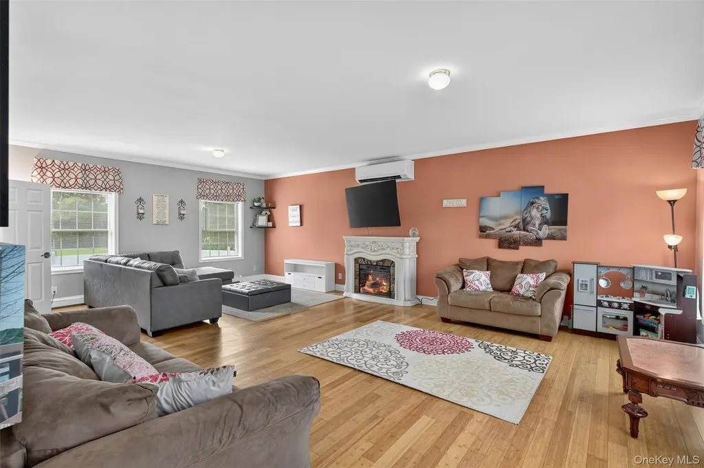 2171 Route 32 Saugerties NY 12477