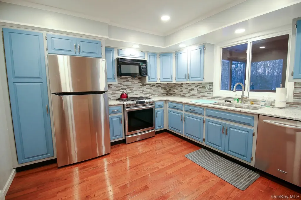 176 Gardnerville Road New Hampton NY 10958
