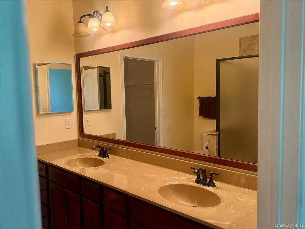 15 Evan Court Fishkill NY 12524