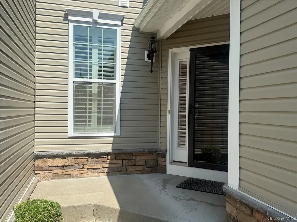 15 Evan Court Fishkill NY 12524