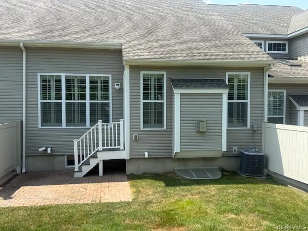 15 Evan Court Fishkill NY 12524