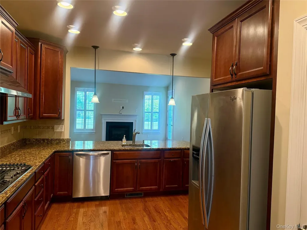 15 Evan Court Fishkill NY 12524