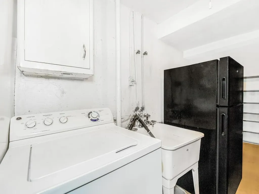 3039 Ely Avenue Bronx NY 10469