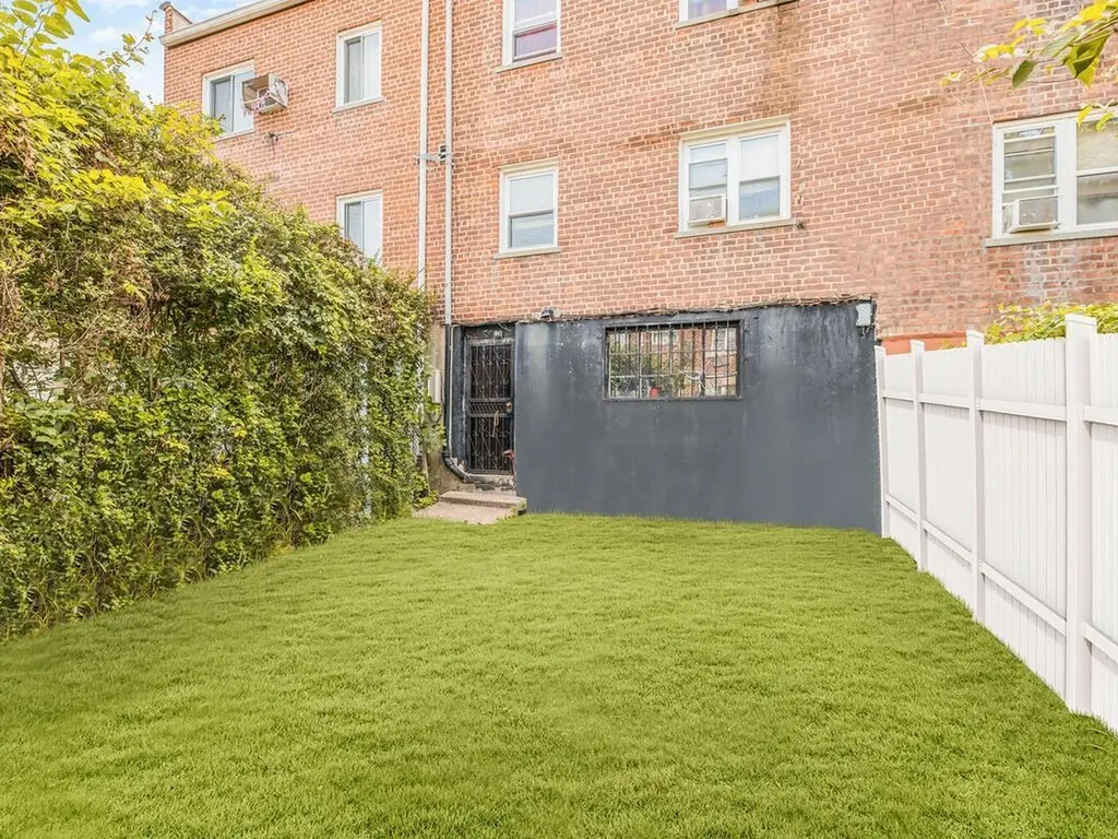 3039 Ely Avenue Bronx NY 10469