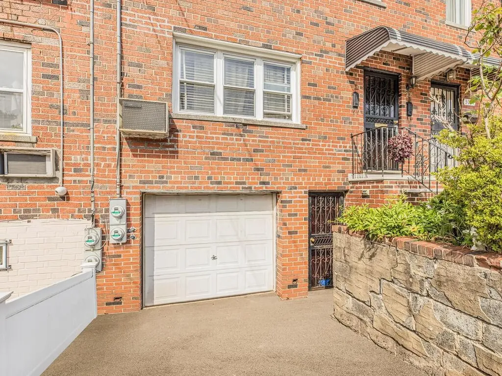 3039 Ely Avenue Bronx NY 10469