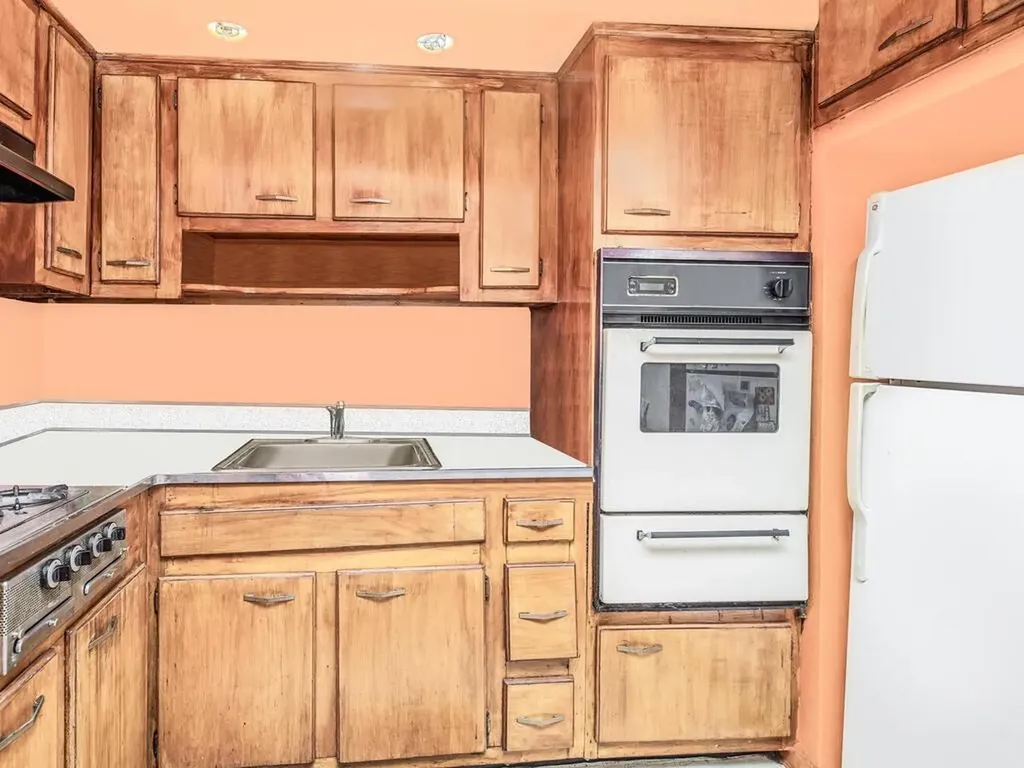 3039 Ely Avenue Bronx NY 10469