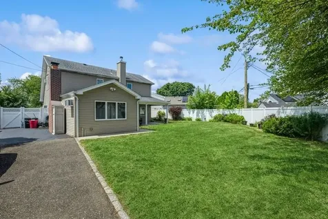 15 Budd Court Bethpage NY 11714