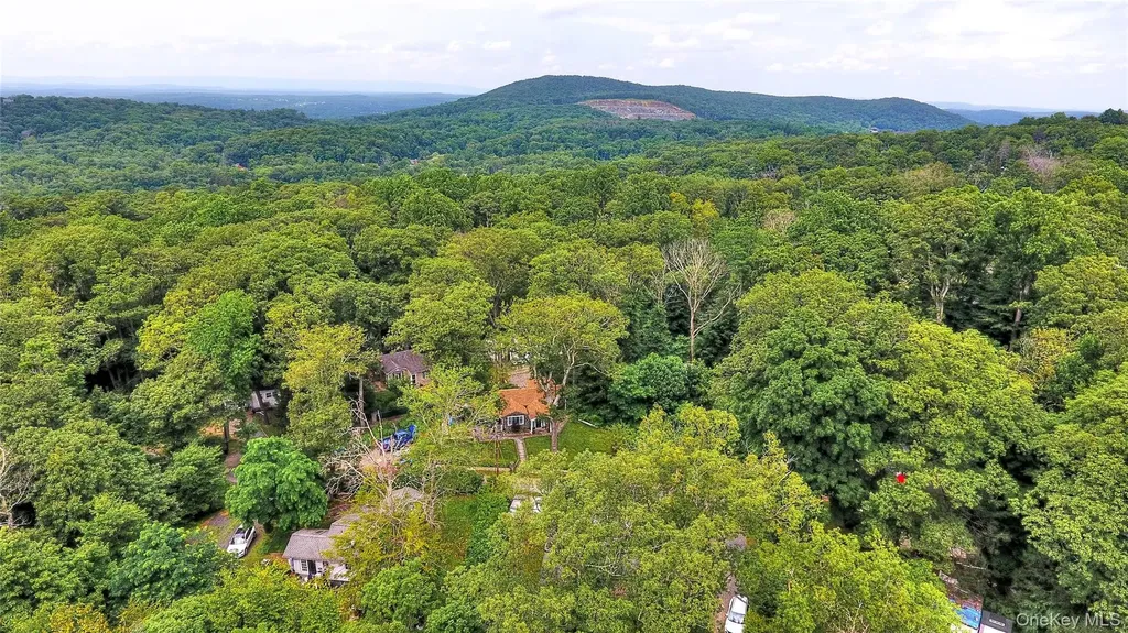 5 Orchard Trail Monroe NY 10950