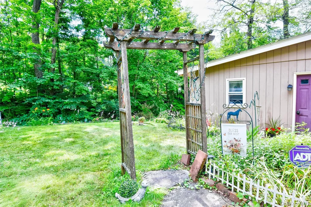 5 Orchard Trail Monroe NY 10950