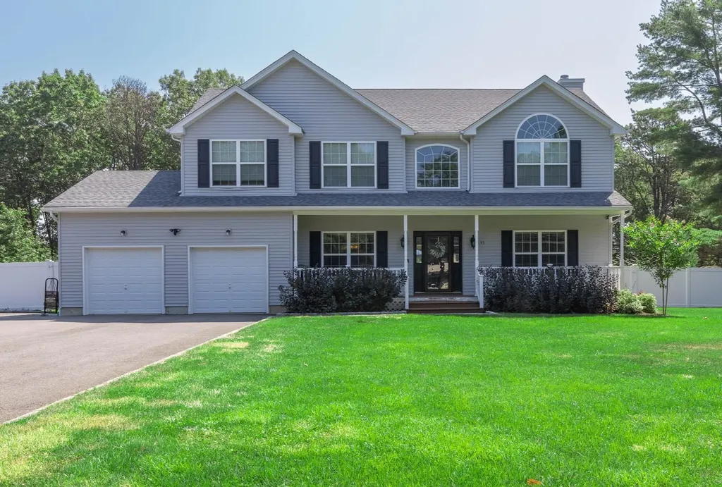 45 Old Saddle Road Ridge NY 11961