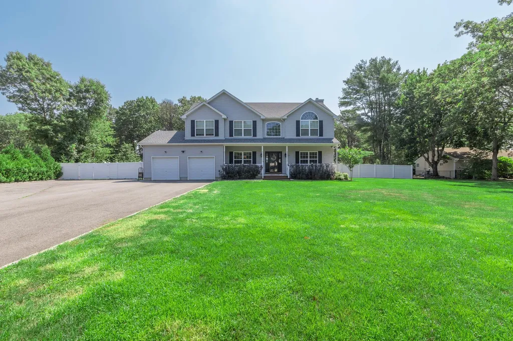 45 Old Saddle Road Ridge NY 11961