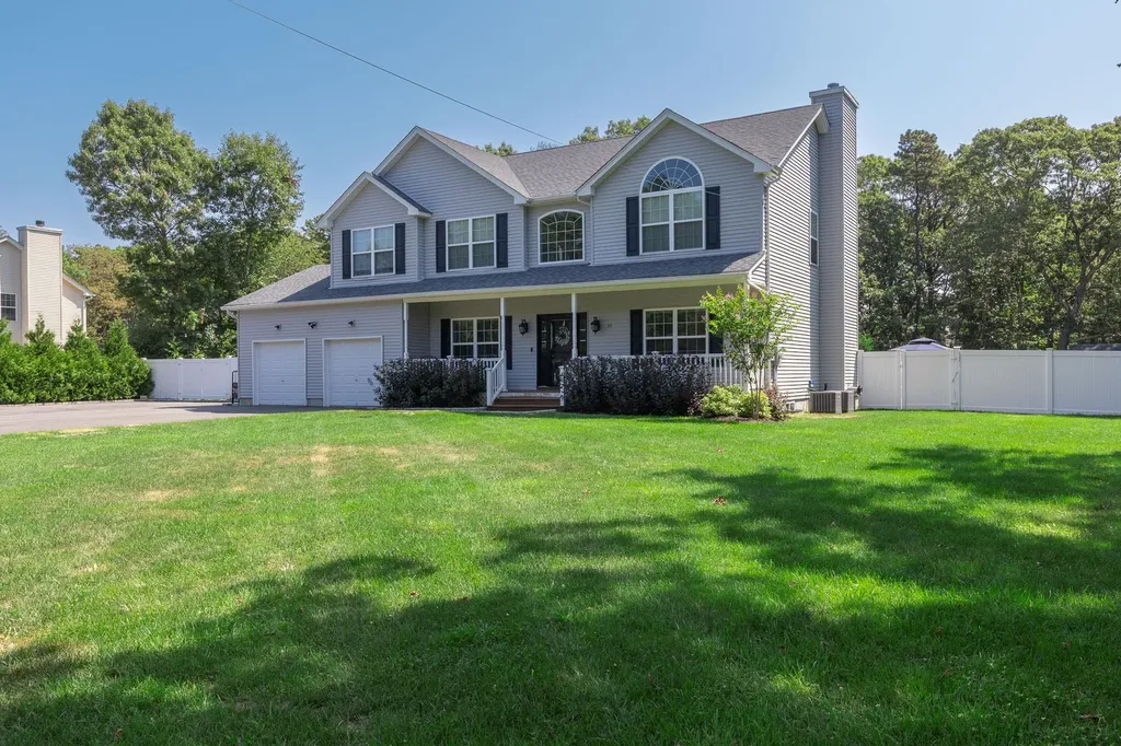 45 Old Saddle Road Ridge NY 11961