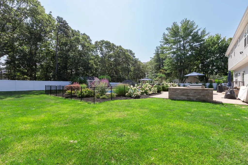 45 Old Saddle Road Ridge NY 11961