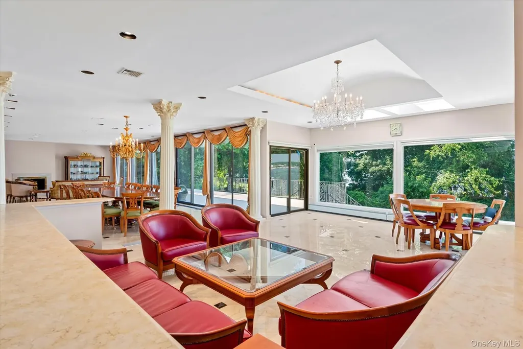 512 E Shore Road Great Neck NY 11024