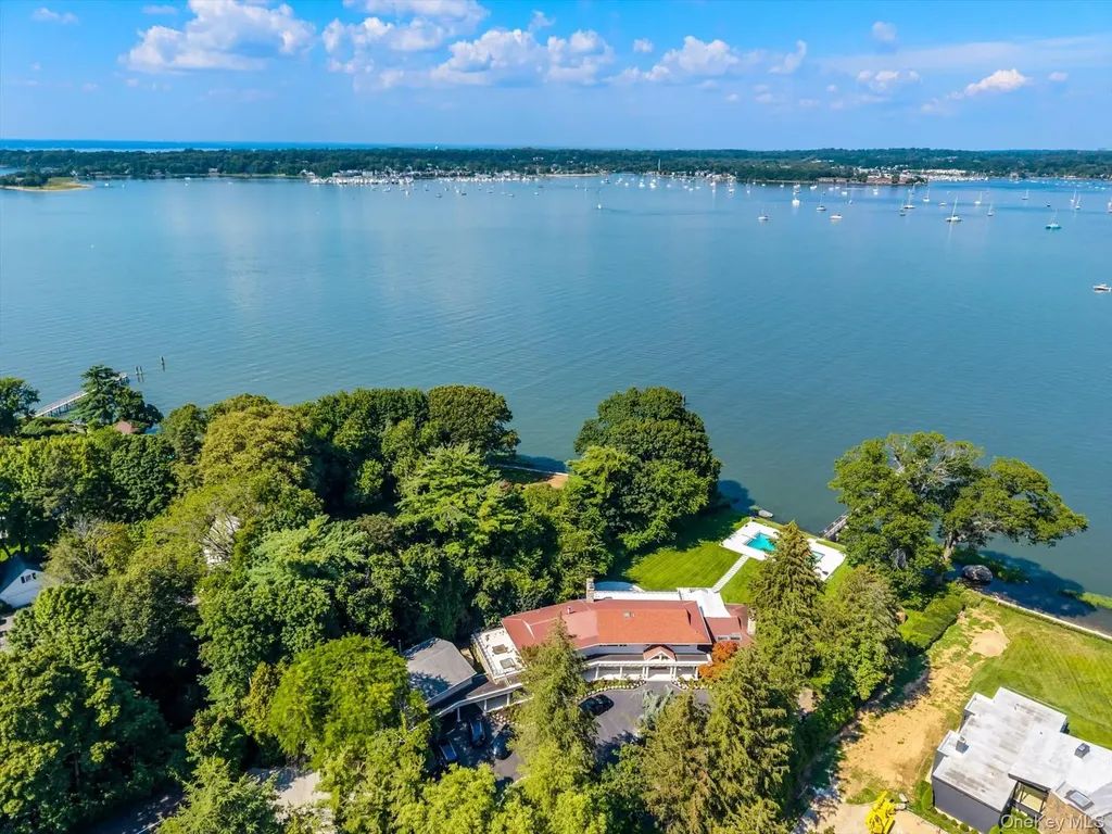 512 E Shore Road Great Neck NY 11024