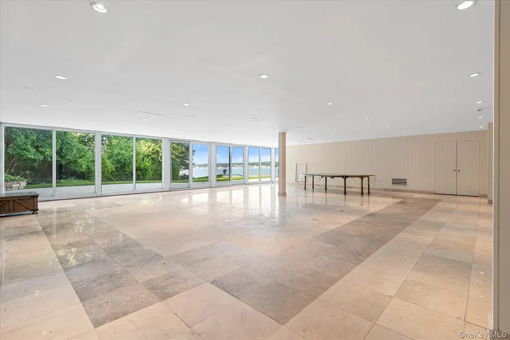 512 E Shore Road Great Neck NY 11024