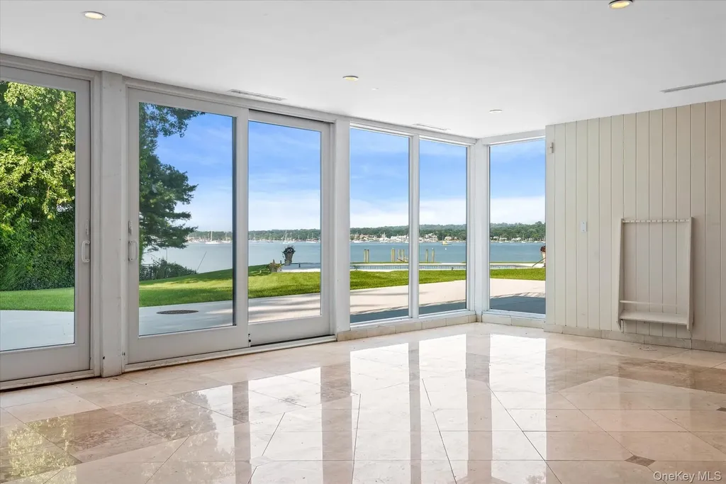512 E Shore Road Great Neck NY 11024