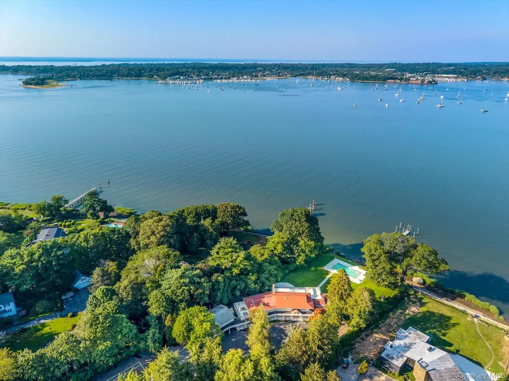 512 E Shore Road Great Neck NY 11024