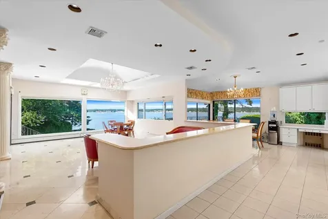 512 E Shore Road Great Neck NY 11024