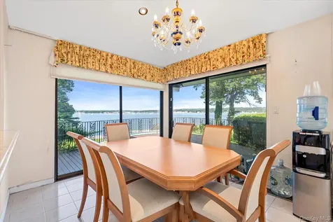 512 E Shore Road Great Neck NY 11024