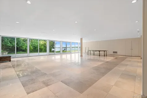 512 E Shore Road Great Neck NY 11024