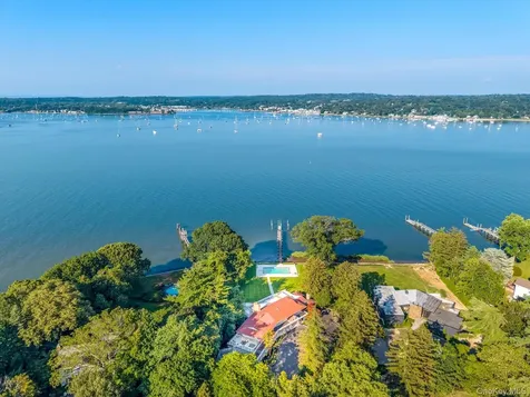 512 E Shore Road Great Neck NY 11024