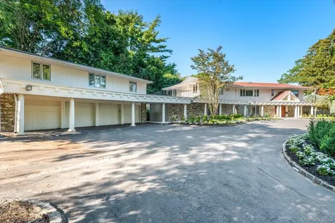 512 E Shore Road Great Neck NY 11024