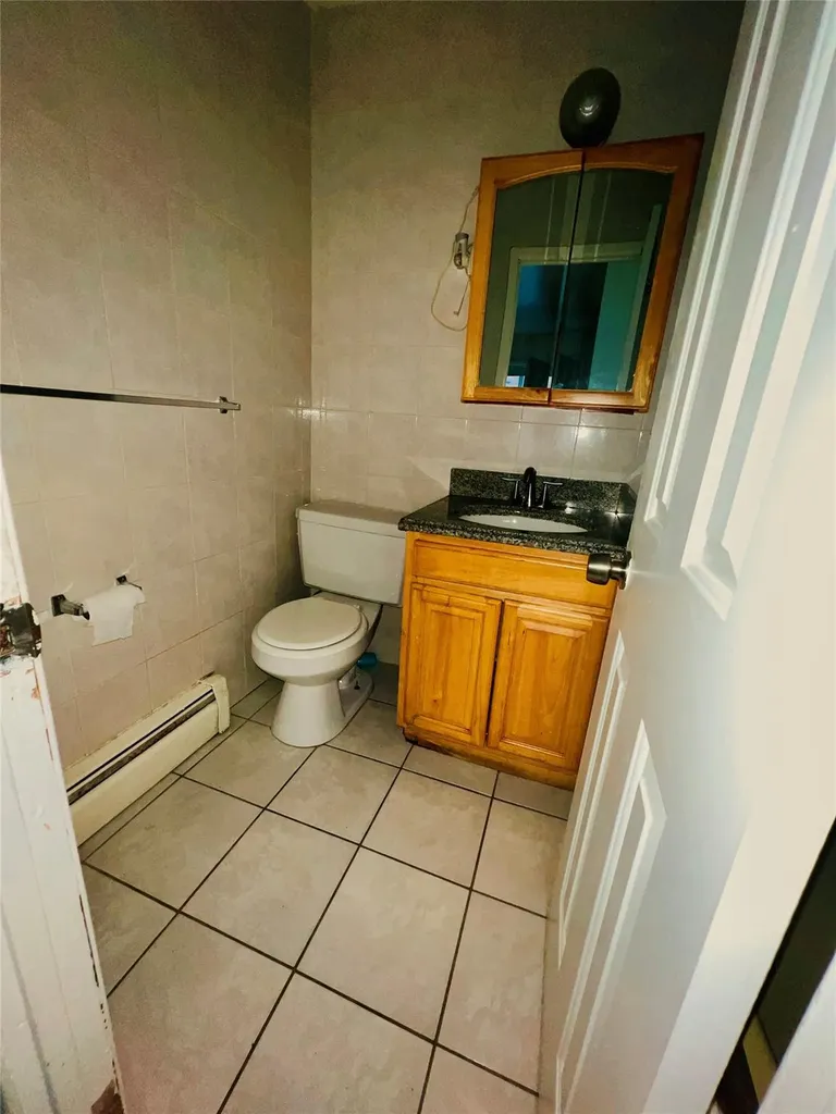 240-29 68th Avenue Douglaston NY 11362