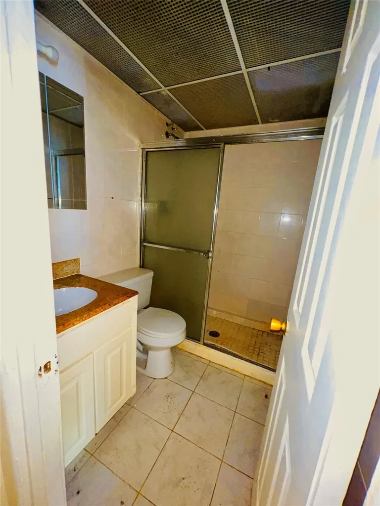 240-29 68th Avenue Douglaston NY 11362