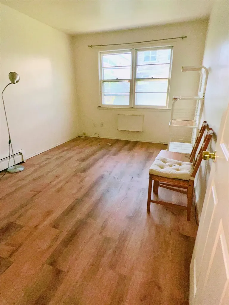 240-29 68th Avenue Douglaston NY 11362