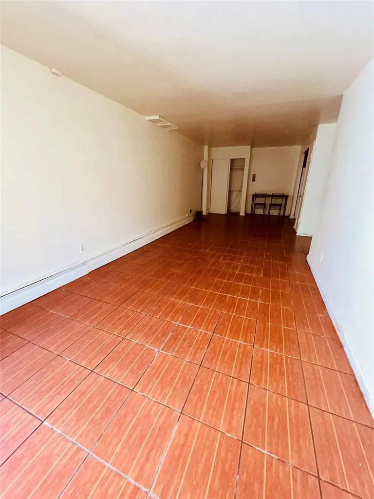 240-29 68th Avenue Douglaston NY 11362