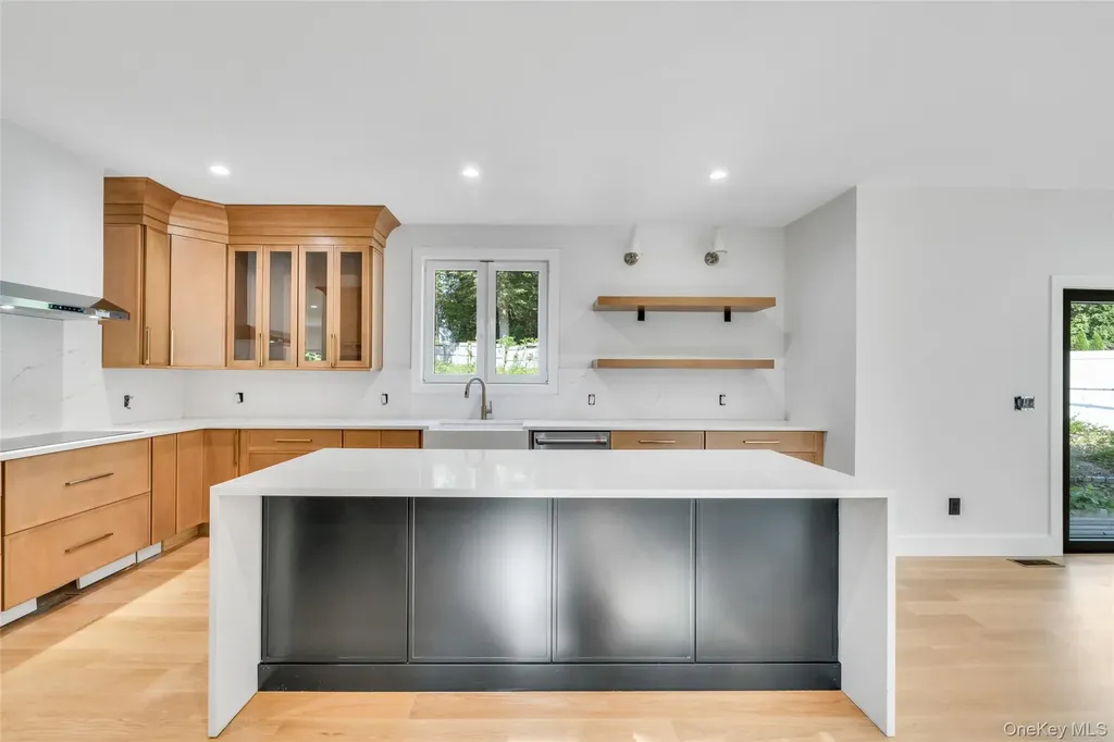 628 Meadow Road Smithtown NY 11754