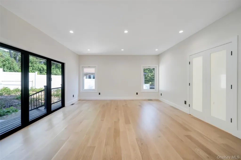 628 Meadow Road Smithtown NY 11754