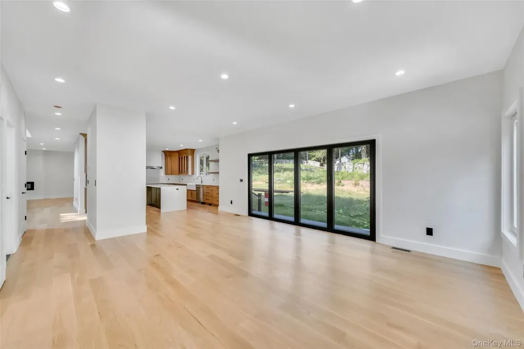 628 Meadow Road Smithtown NY 11754