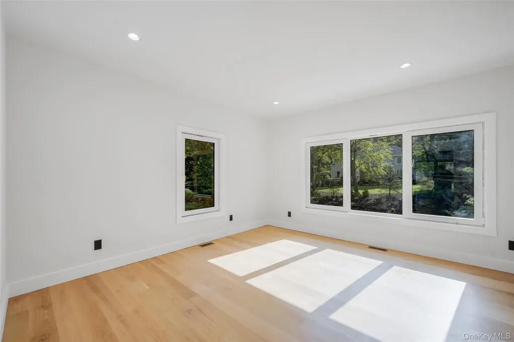 628 Meadow Road Smithtown NY 11754