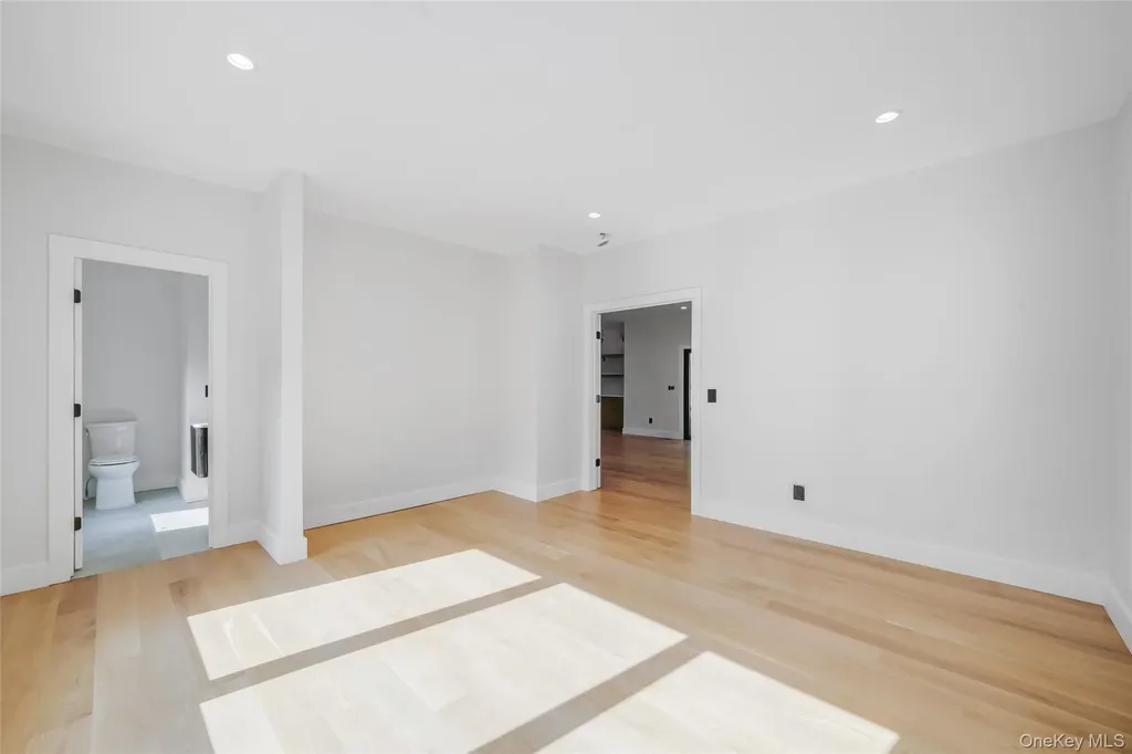 628 Meadow Road Smithtown NY 11754