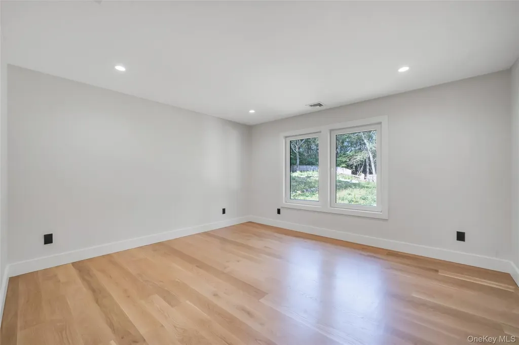628 Meadow Road Smithtown NY 11754
