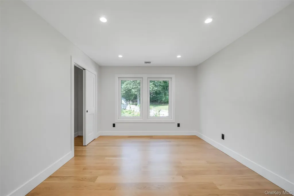 628 Meadow Road Smithtown NY 11754