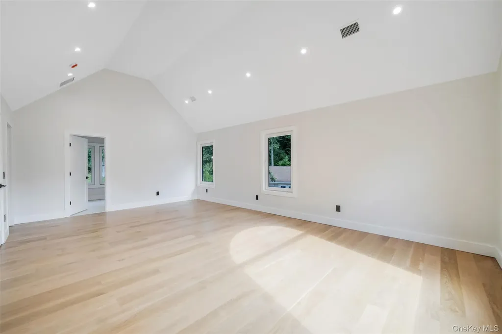 628 Meadow Road Smithtown NY 11754