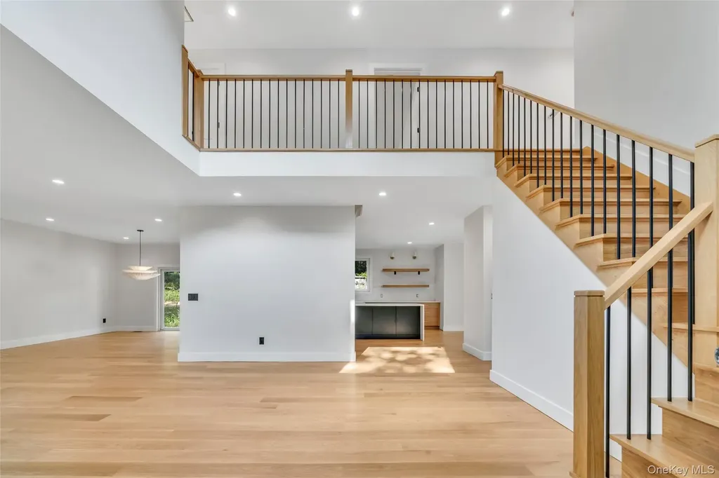 628 Meadow Road Smithtown NY 11754