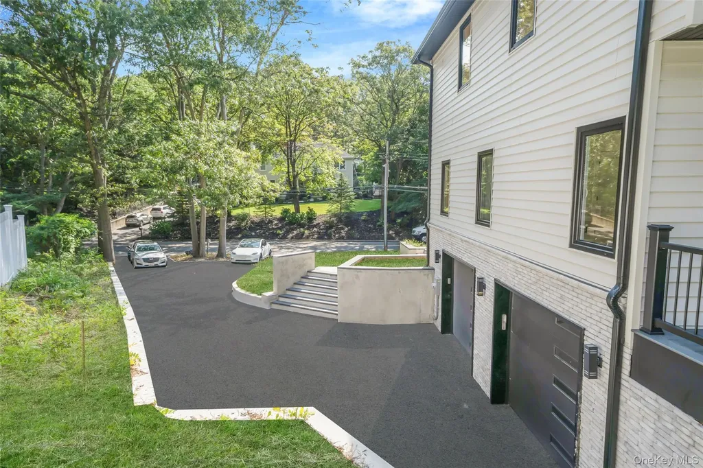 628 Meadow Road Smithtown NY 11754